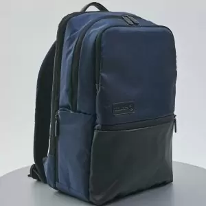 حقيبة ظهر Gucci مصنوعة من قماش النايلون للجنسين